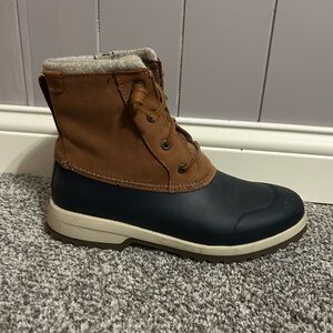 Women’s Sperry Boots